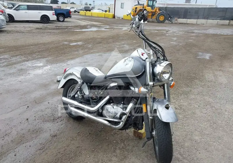 2001 Honda VT750 фото