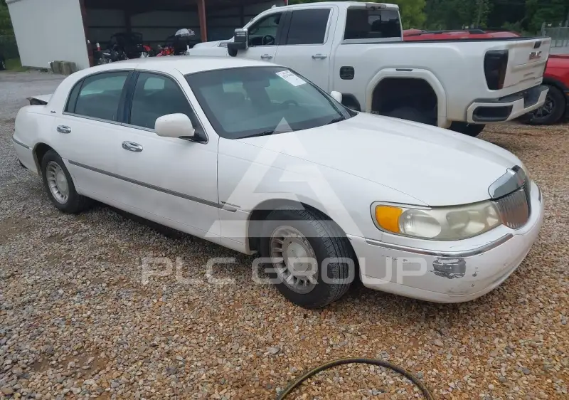 2001 Lincoln Town фото