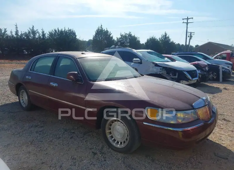 2001 Lincoln Town фото