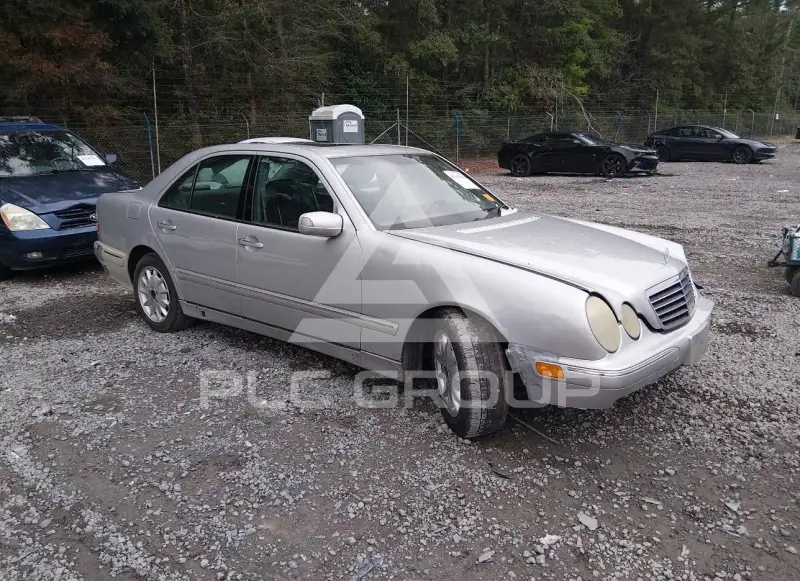 2001 Mercedes Benz E 320 фото