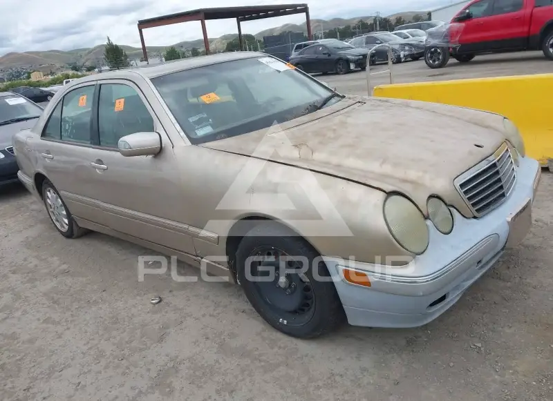 2001 Mercedes Benz E 320 фото