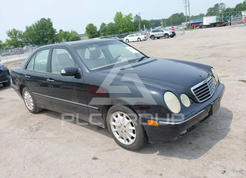 2001 Mercedes Benz E 320 фото