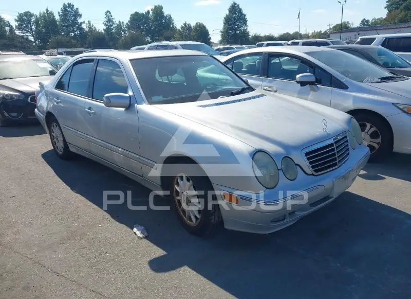 2001 Mercedes Benz E 320 photo