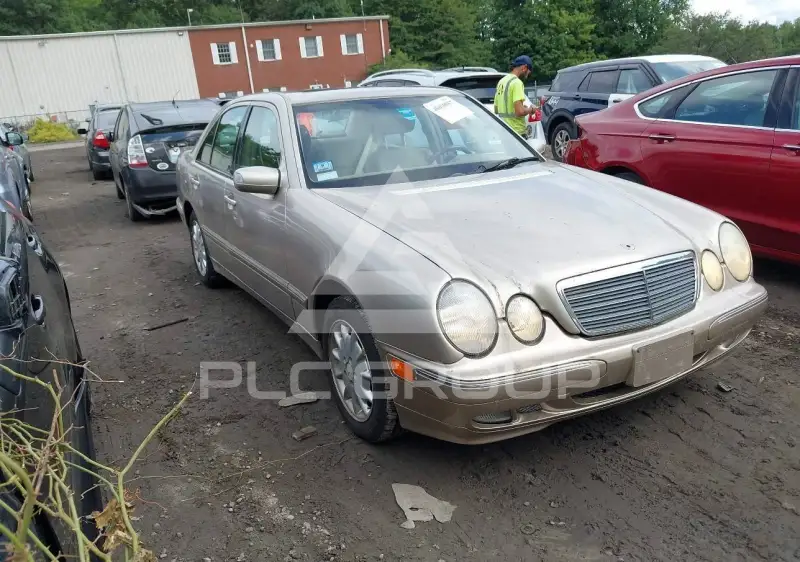 2001 Mercedes Benz E 320 фото