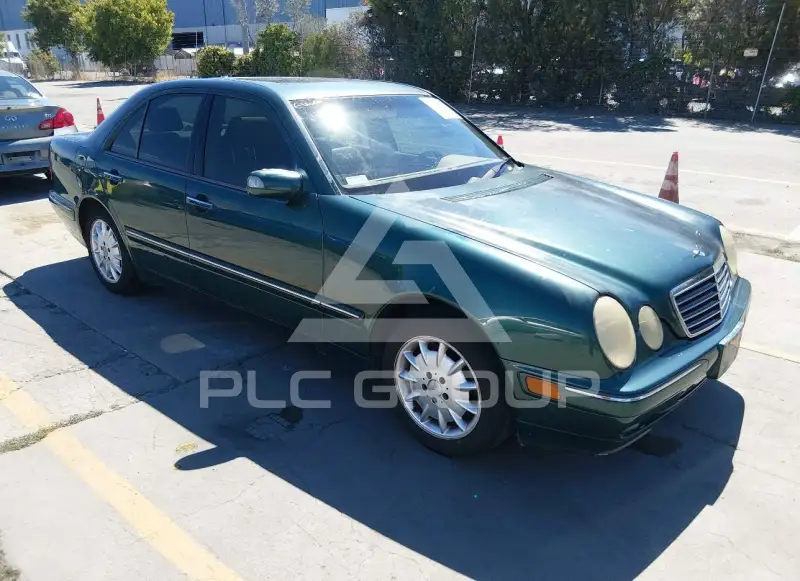 2001 Mercedes Benz E 320 фото