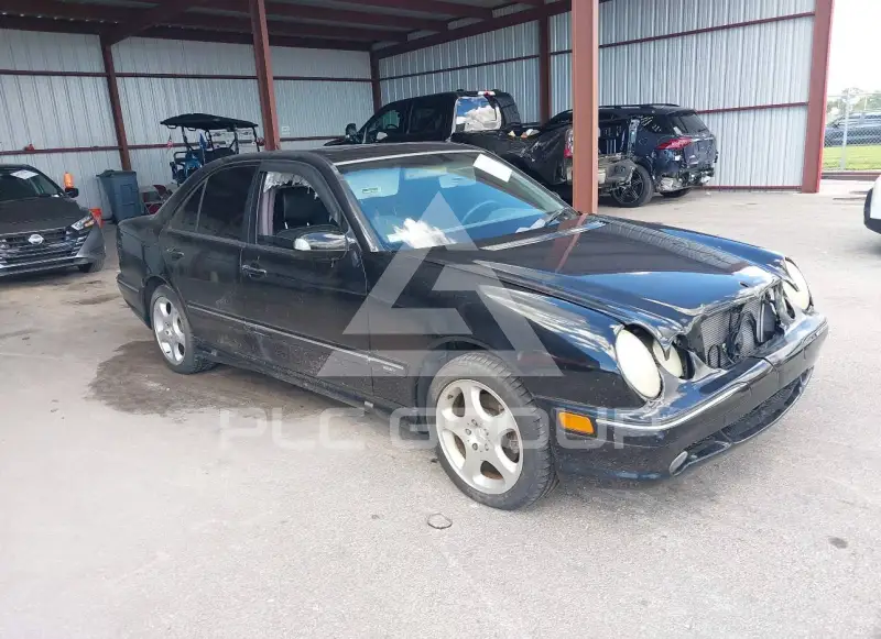 2001 Mercedes Benz E 320 photo