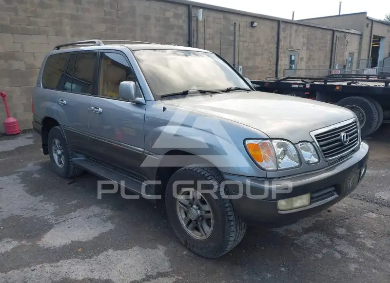 2001 Lexus LX470 photo