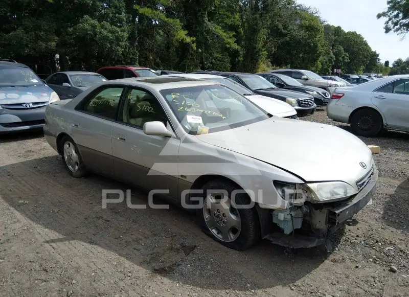 2001 Lexus ES300 photo