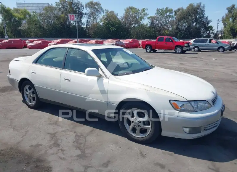 2001 Lexus ES300 photo