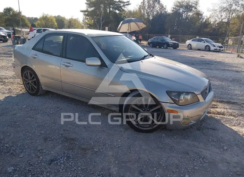 2001 Lexus IS300 photo