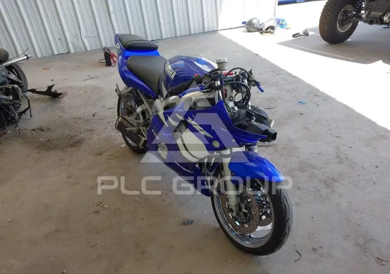 2001 Yamaha YZFR6 photo