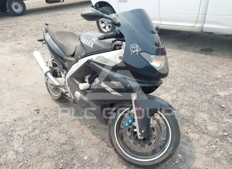 2001 Yamaha YZF600 фото