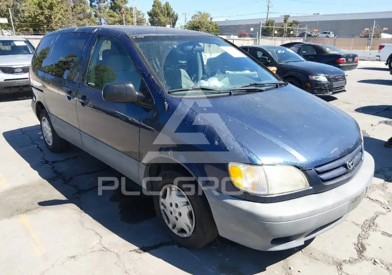 2001 Toyota SIENNA photo