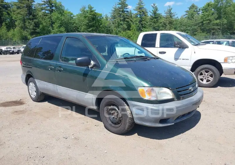 2001 Toyota SIENNA photo