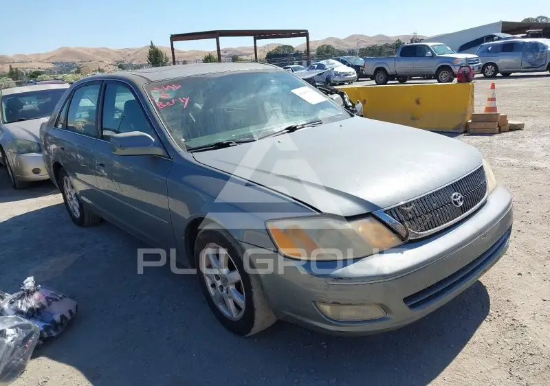 2001 Toyota AVALON photo