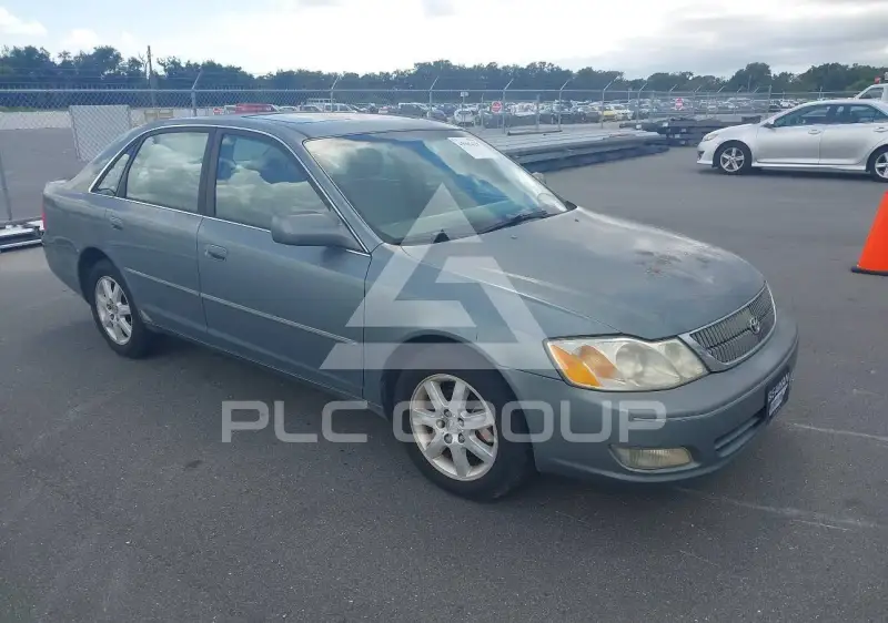 2001 Toyota AVALON photo