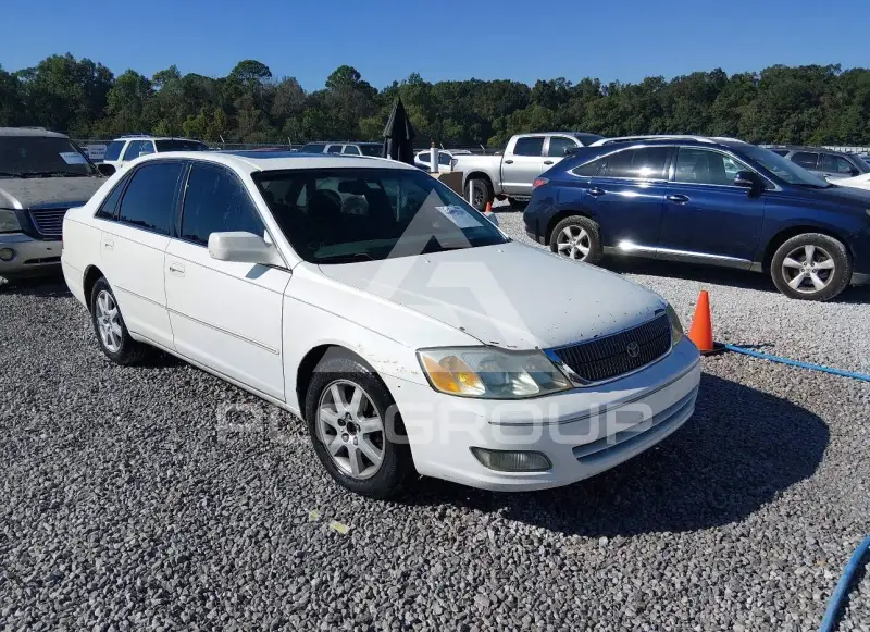 2001 Toyota AVALON photo