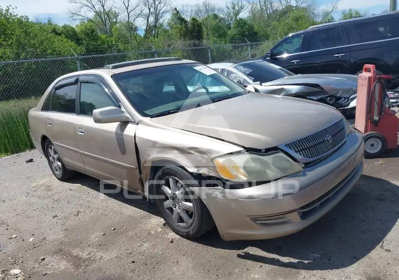 2001 Toyota AVALON photo