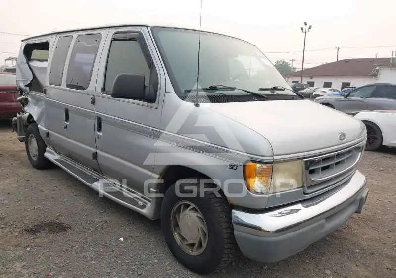 2001 Ford E-150 фото