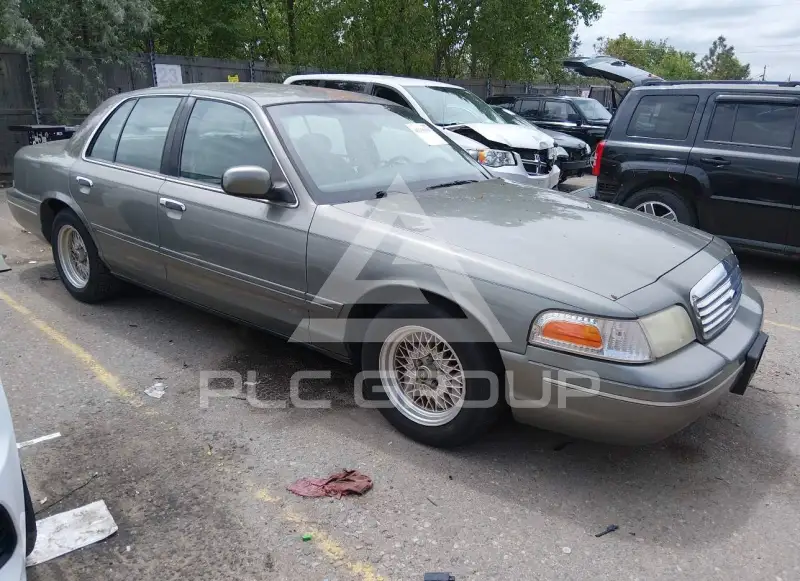 2001 Ford CROWN фото