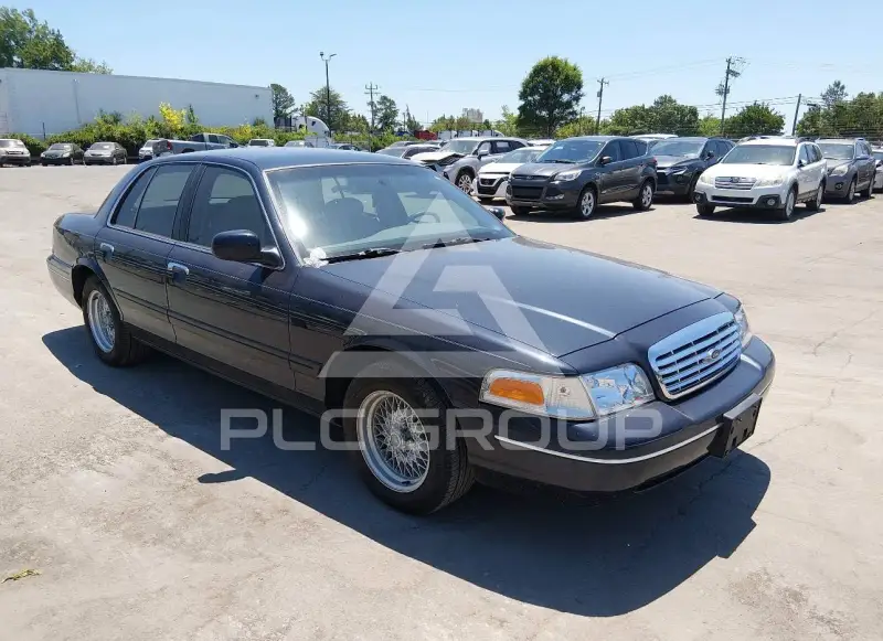 2001 Ford CROWN фото