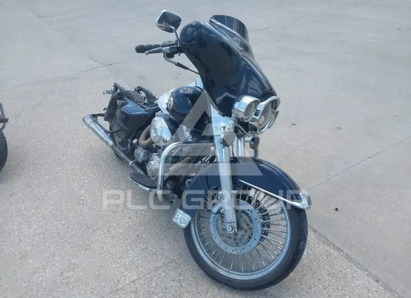 2002 Harley-Davidson FLHT photo