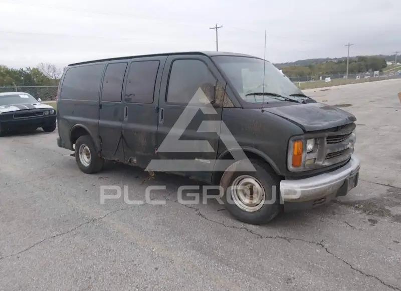 2002 Chevrolet Express photo