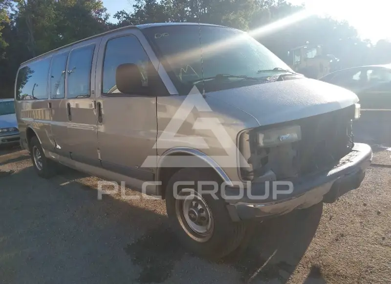 2002 Chevrolet Express photo