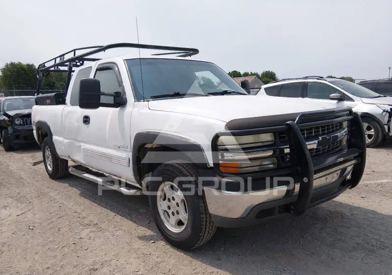 2002 Chevrolet Silverado photo