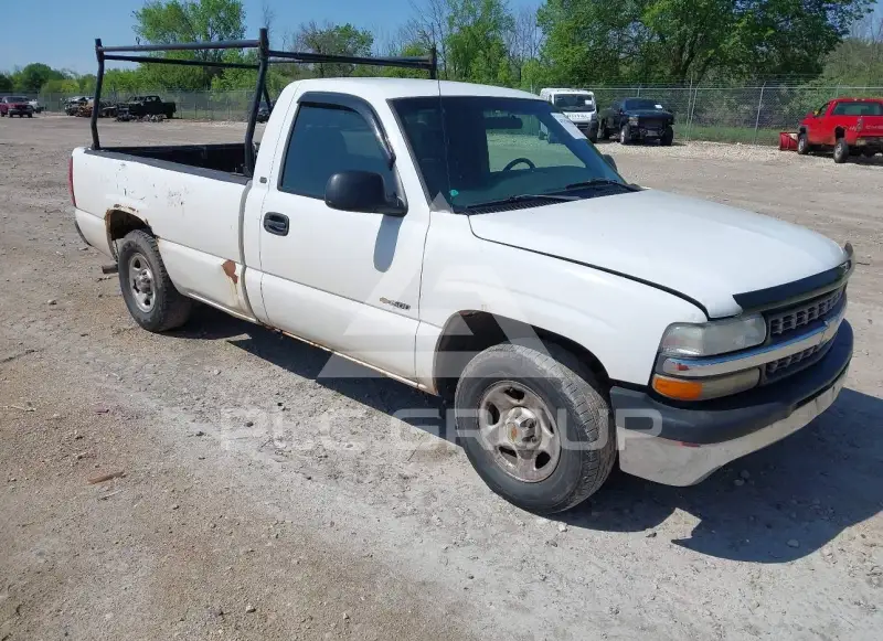 2002 Chevrolet Silverado photo