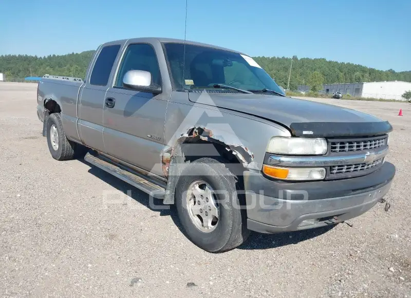 2002 Chevrolet Silverado photo