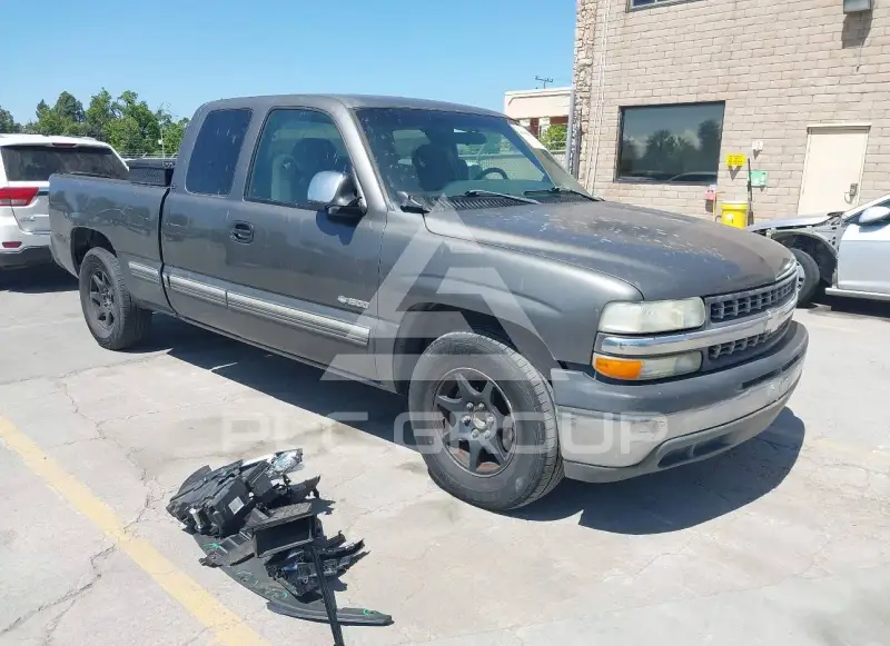 2002 Chevrolet Silverado photo