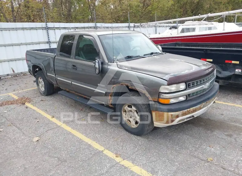 2002 Chevrolet Silverado photo