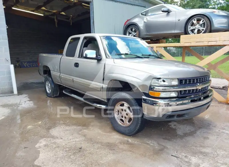 2002 Chevrolet Silverado photo