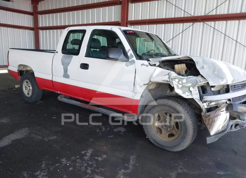 2002 Chevrolet Silverado photo