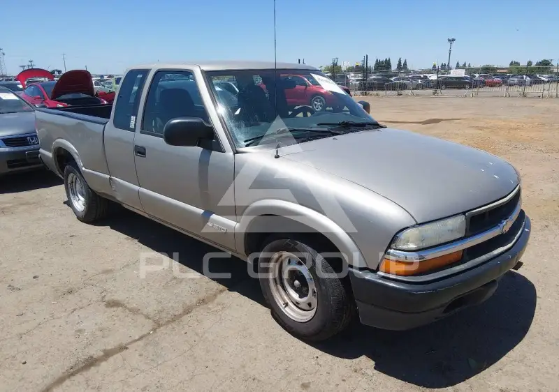 2002 Chevrolet S10 photo