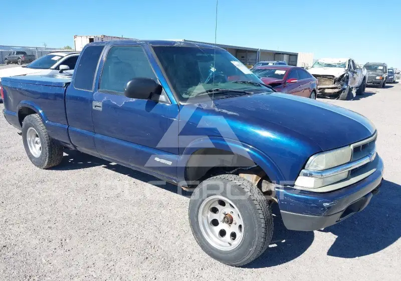 2002 Chevrolet S10 photo