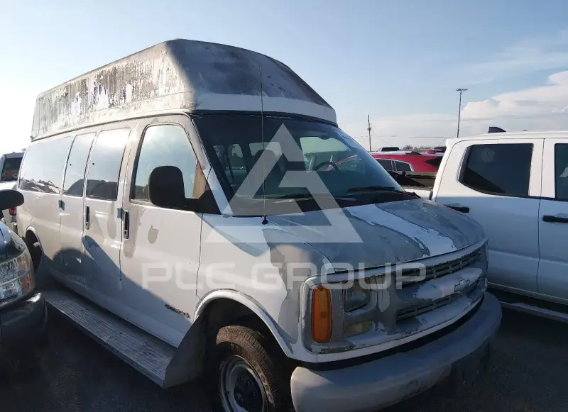 2002 Chevrolet Express photo
