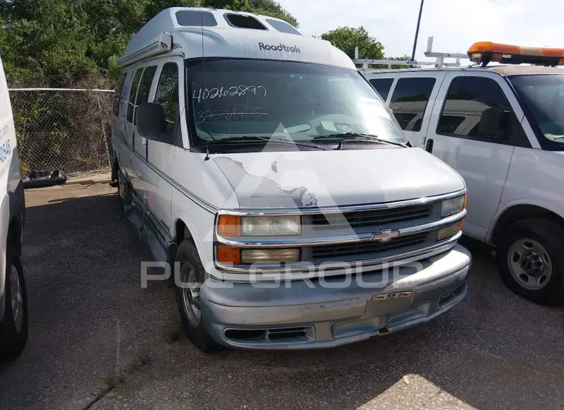 2002 Chevrolet Express photo