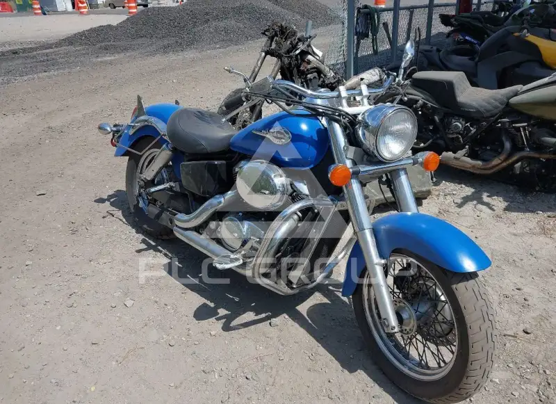 2002 Honda VT750 фото