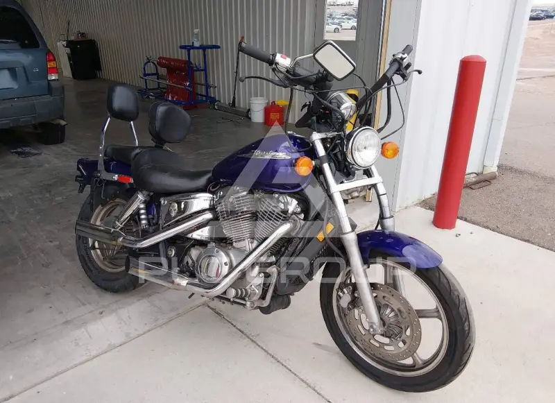 2002 Honda VT1100 фото