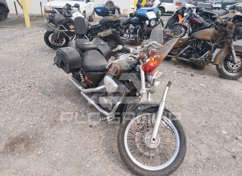 2002 Honda VT600 фото