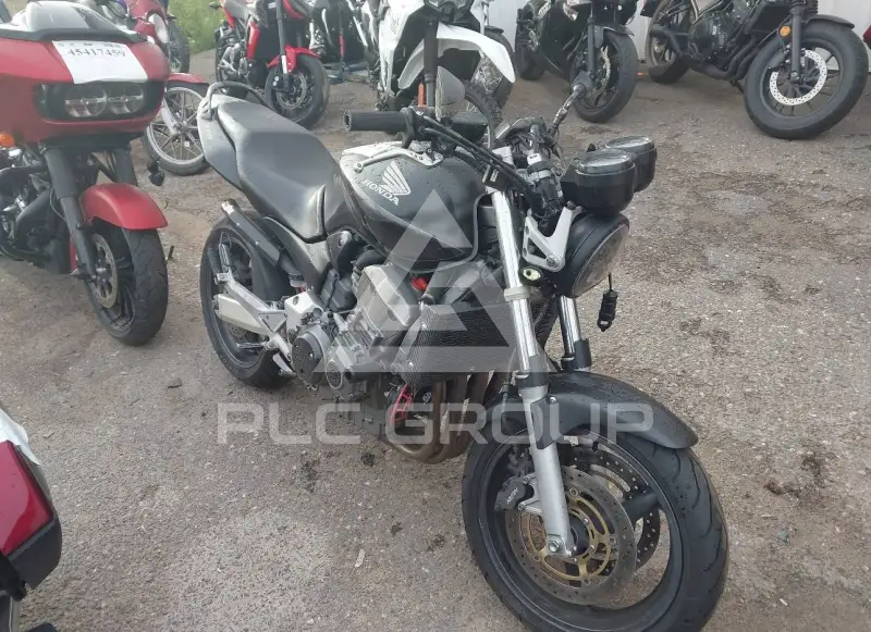 2002 Honda CB фото