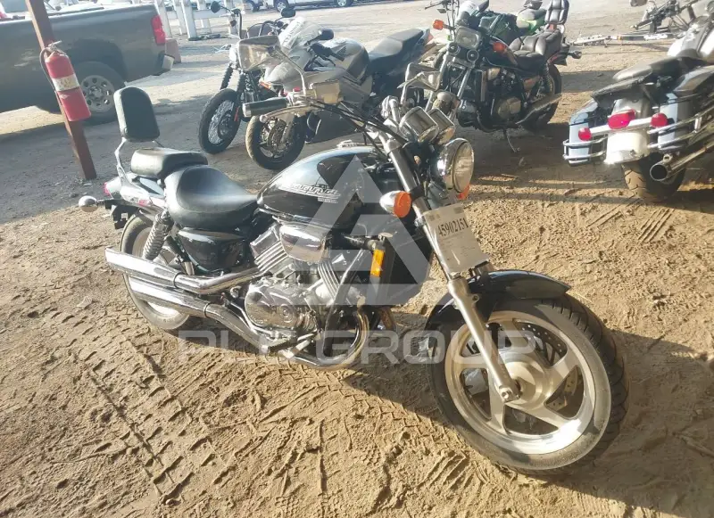 2002 Honda VF photo