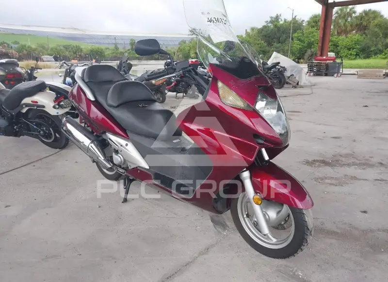 2002 Honda Silverwing photo