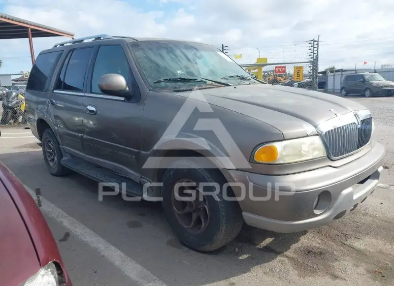 2002 Lincoln NAVIGATOR photo