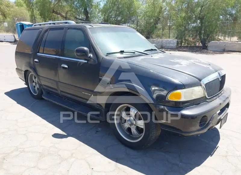 2002 Lincoln NAVIGATOR photo
