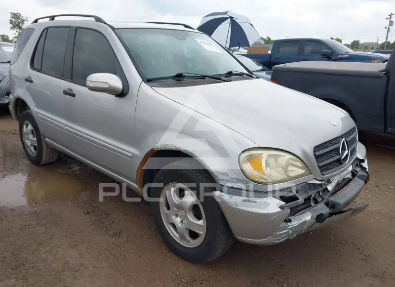 2002 Mercedes Benz ML 320 photo