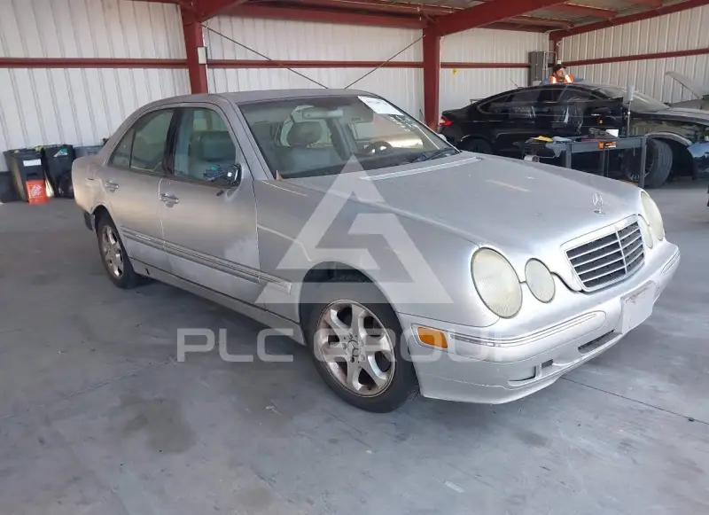 2002 Mercedes Benz E 320 photo