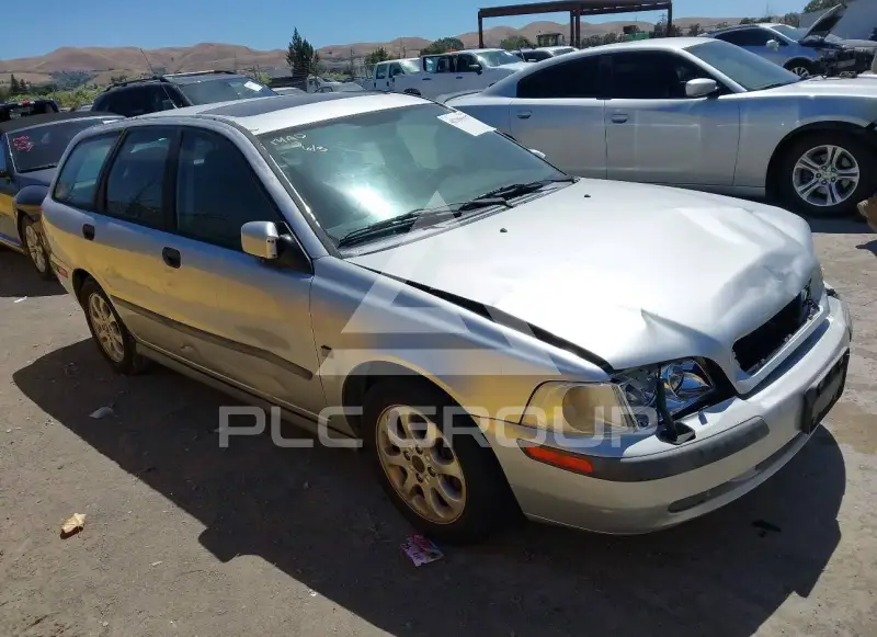 2002 Volvo V40 photo
